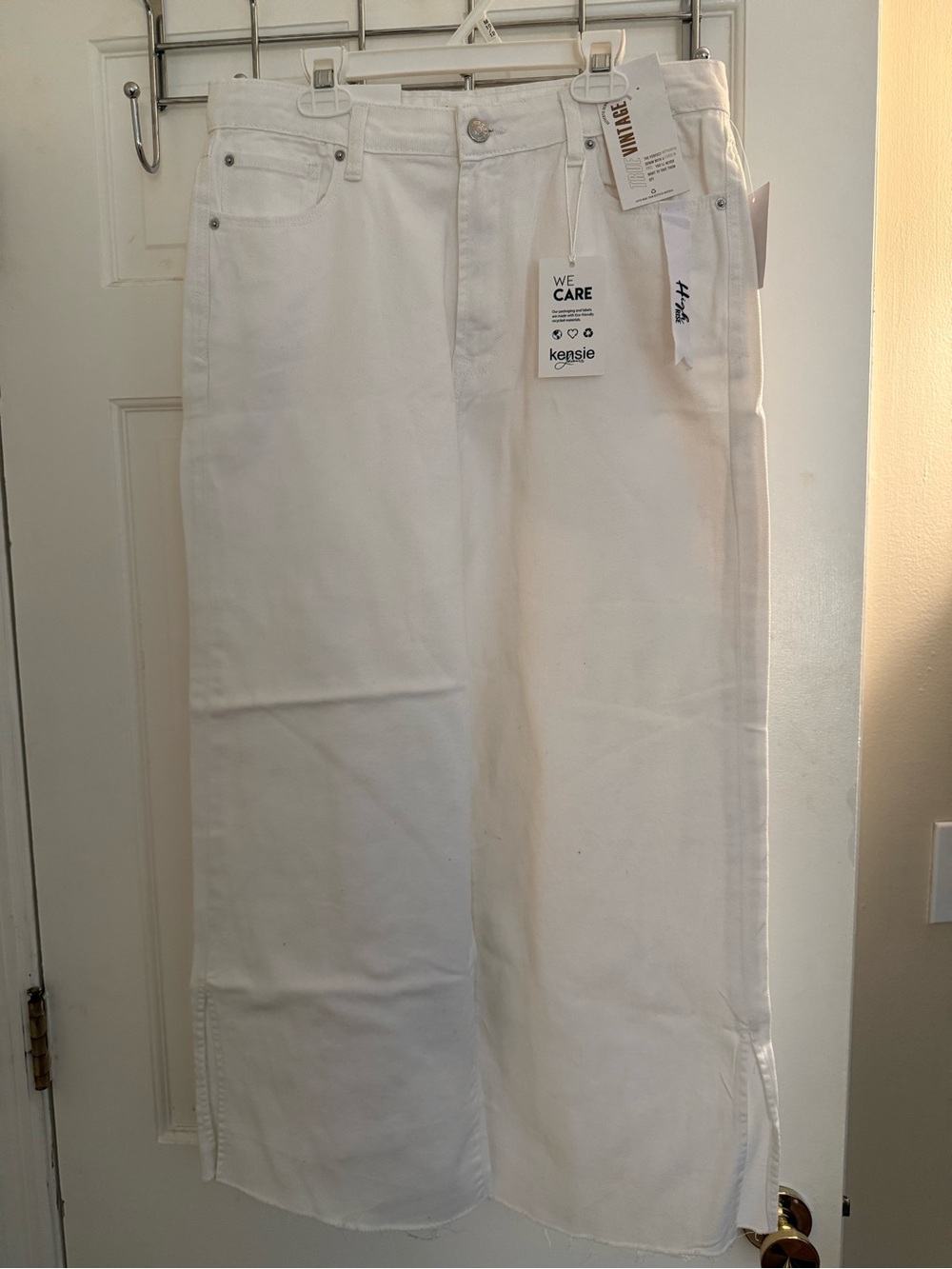 Kensie White Wide-Leg Jeans